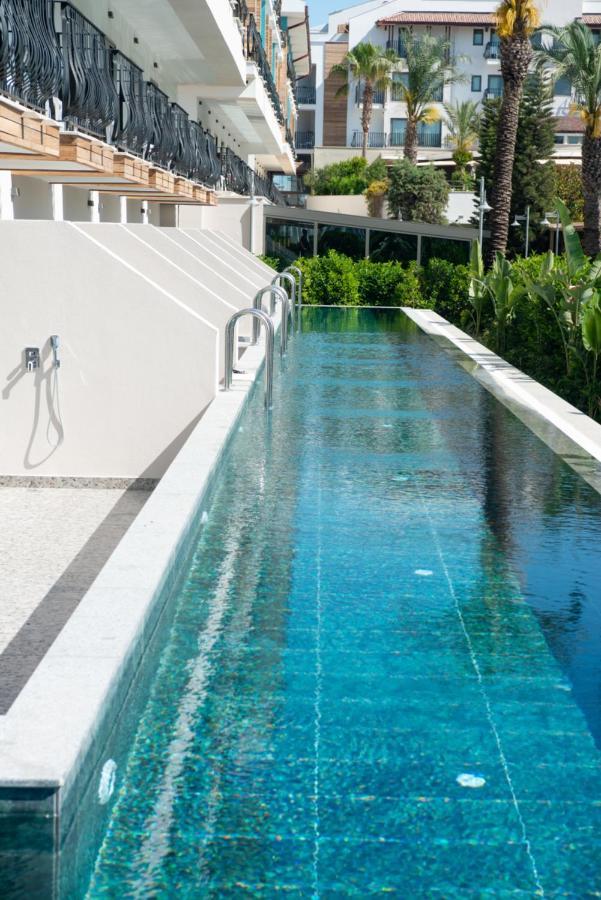 Quarto Deluxe com Cama de Casal ou 2 de Solteiro e Acesso à Piscina